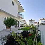 Nadine Sea Side וילה לרנקה