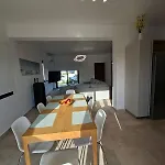 וילה Nadine Sea Side *