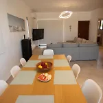וילה Nadine Sea Side לרנקה
