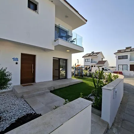 Villa Nadine Sea Side *