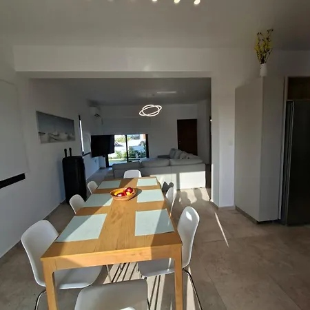 Villa Nadine Sea Side *