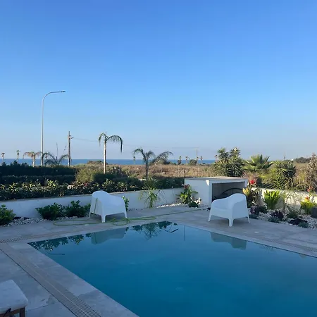 Nadine Sea Side Larnaca