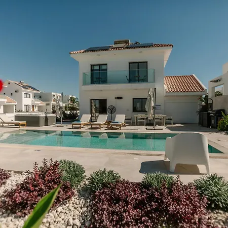 Villa Nadine Sea Side