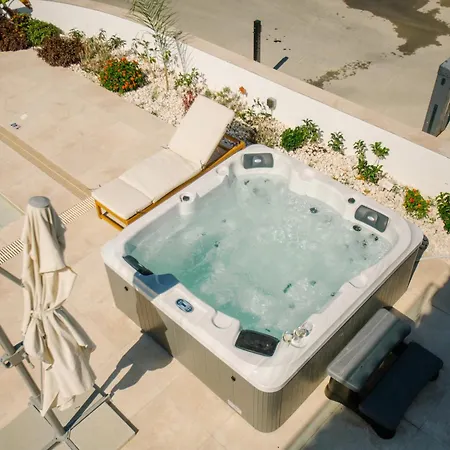 Nadine Sea Side Larnaca