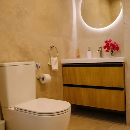 Nadine Sea Side * Larnaca