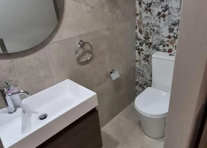 Nadine Sea Side ラルナカ