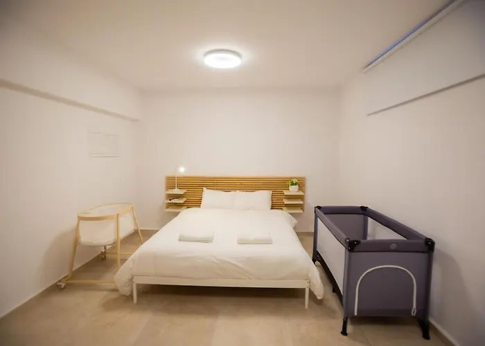 Nadine Sea Side ラルナカ