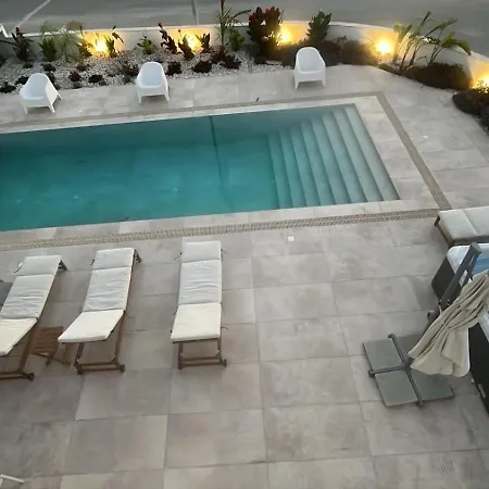 Nadine Sea Side * Ларнака