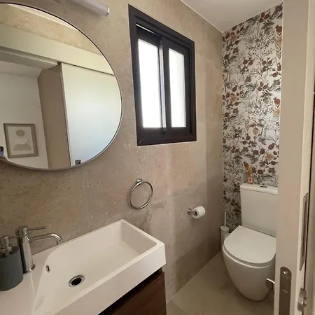 Вилла Nadine Sea Side *