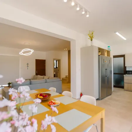 Nadine Sea Side Вилла *