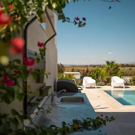 Nadine Sea Side * 拉纳卡