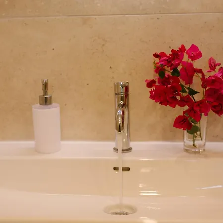 Nadine Sea Side Вилла *