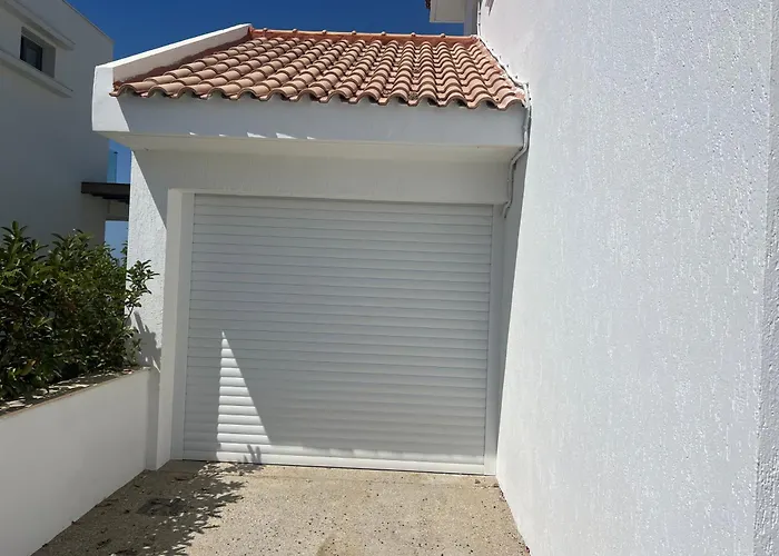 Nadine Sea Side * 라르나카