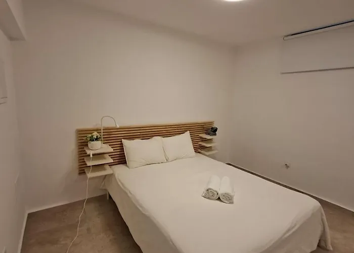 Nadine Sea Side 빌라 라르나카