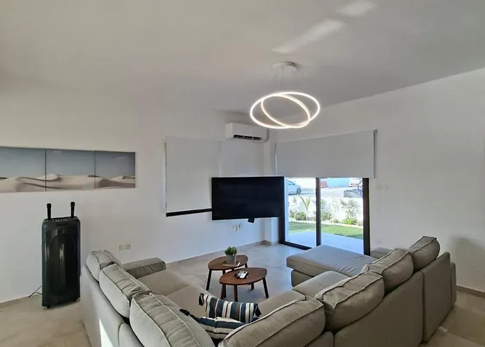 Nadine Sea Side فيلة