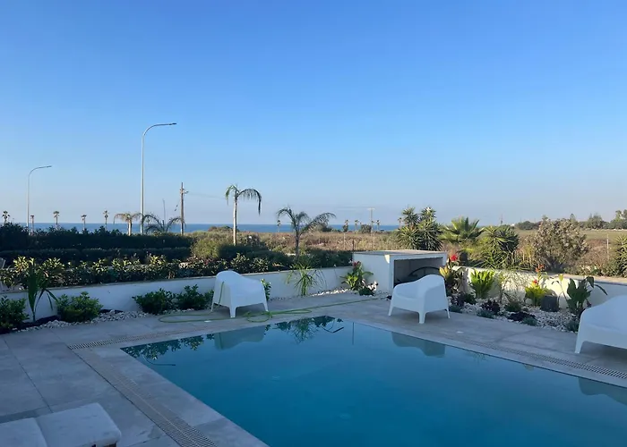 Nadine Sea Side لارنكا