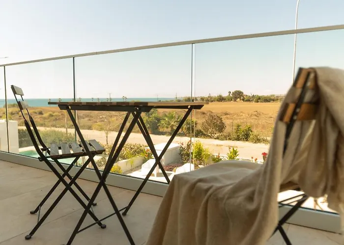 Nadine Sea Side فيلة لارنكا