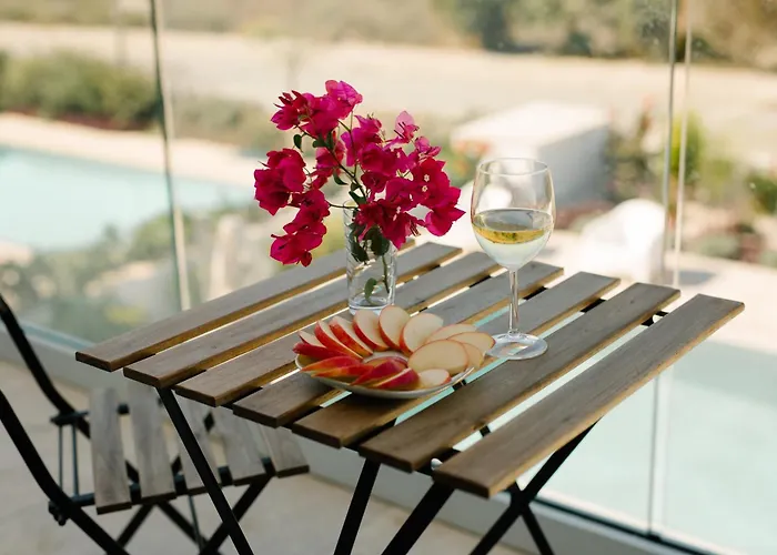 فيلة Nadine Sea Side