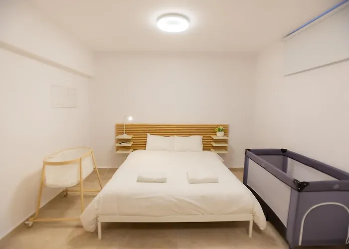 فيلة Nadine Sea Side